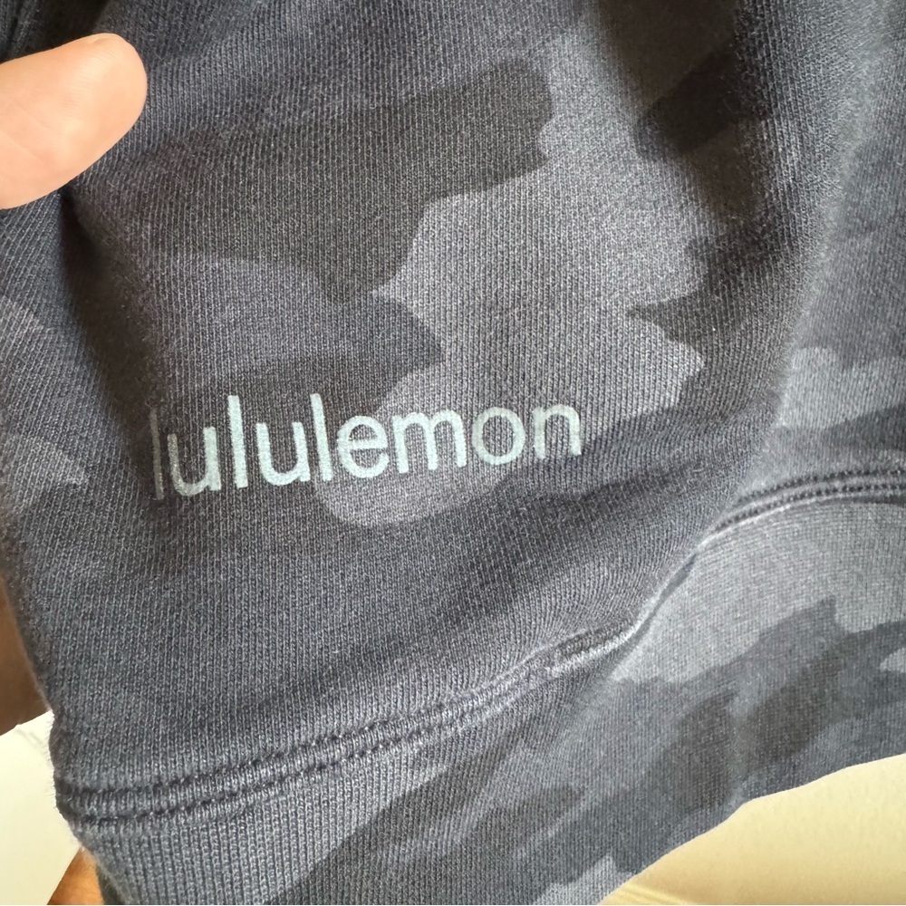 Lululemon Athletica Perfectly Oversized 365 Camo Deep Coal Sweatshirt size 10 - Picture 10 of 10